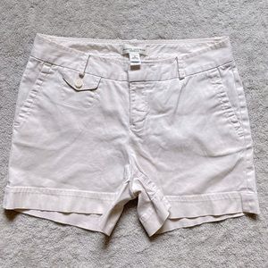 Size 6 Vintage Banana Republic Khaki Mid Shorts.
